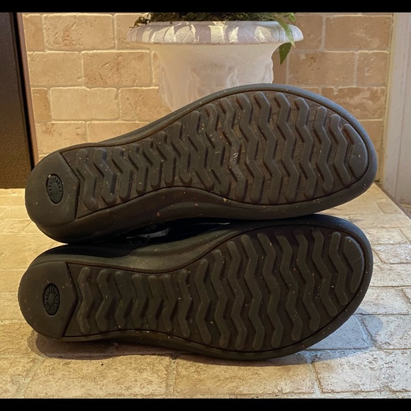 UGG Sheepskin Shearling Pull-On Moto Boots, EUC - Picture 3 of 5